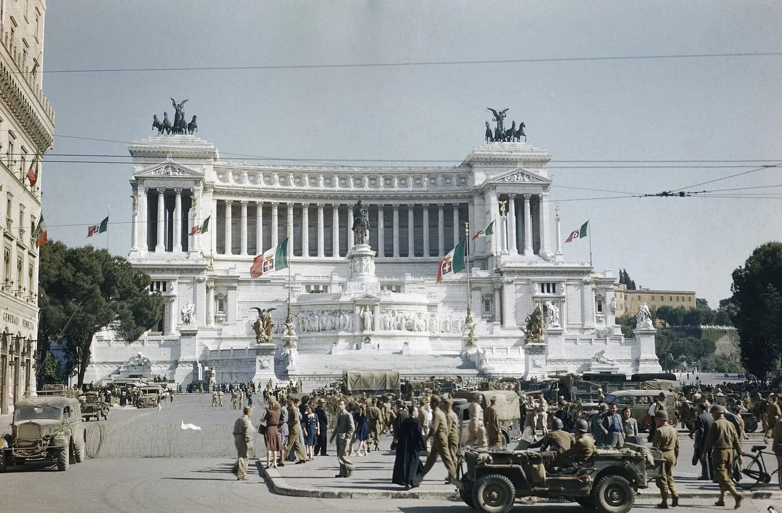Allied forces in Rome in June 1944: an American jeep before the Vittorio Emanuele monument on Piazza Venezia.