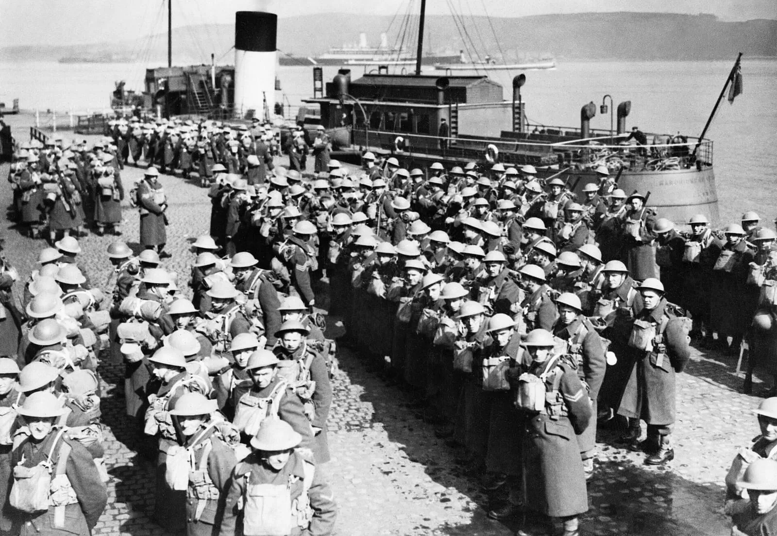 British troops at Gourock in Scotland before embarking for Norway, 20 April 1940.