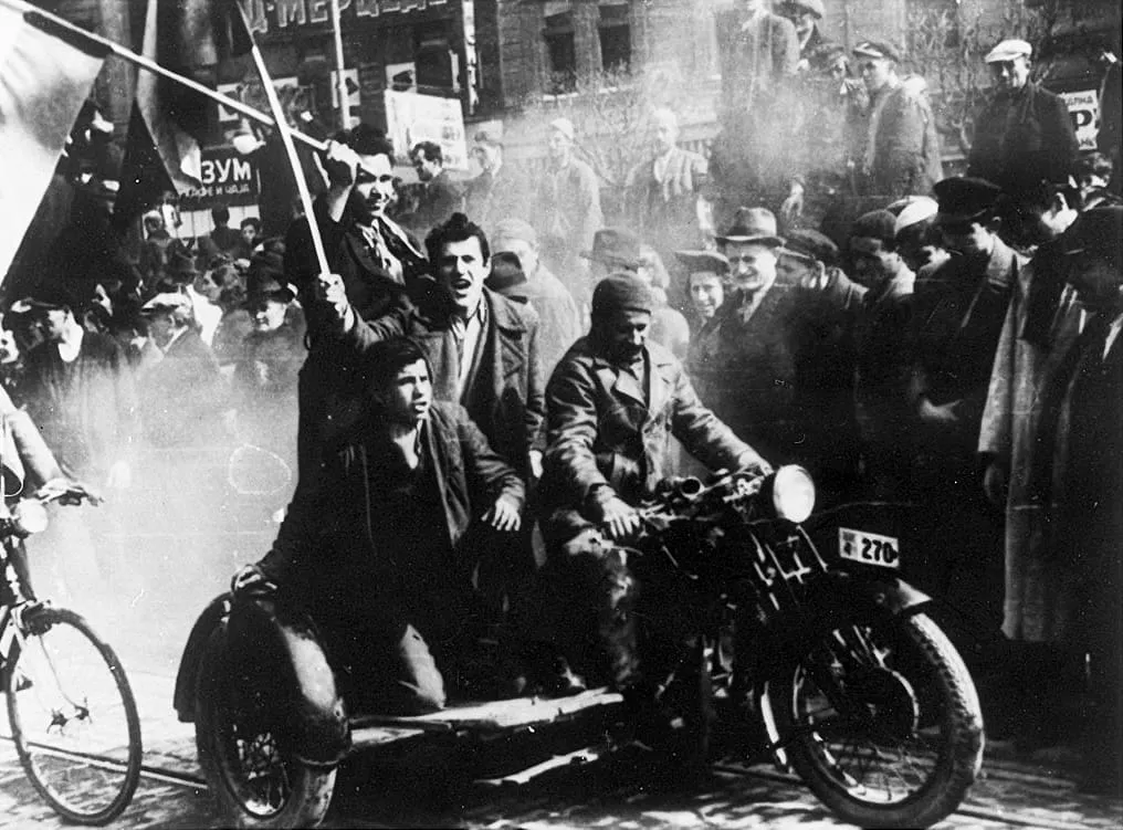 People of Belgrade demonstrate against the Tripartite Pact, 27 March 1941.